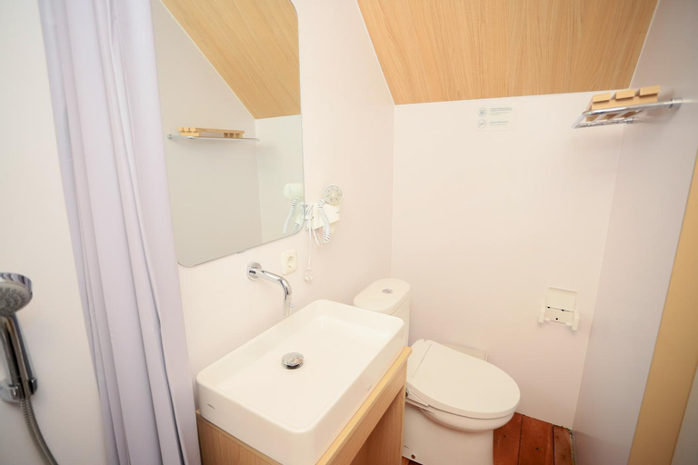 Bathroom 9