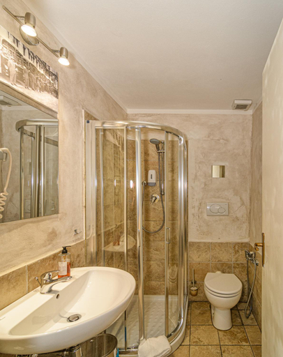 Bathroom 3, B&B Relais Inn Lucca, Lucca