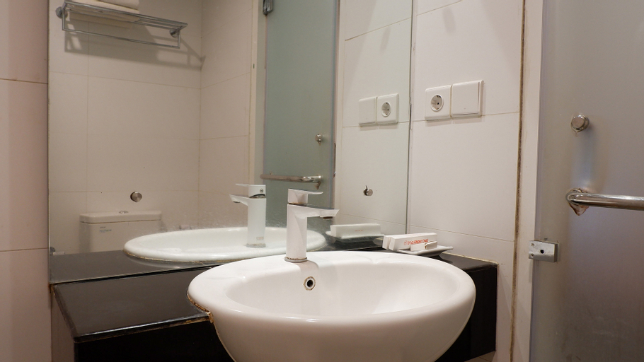 Bathroom 7