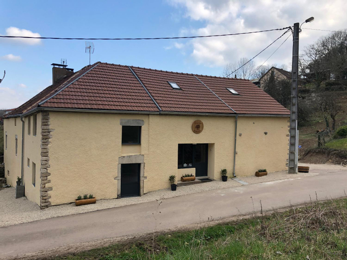 Exterior 9