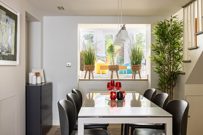 Others 2, A Grand Four Bedroom Townhouse at Knightsbridge, London