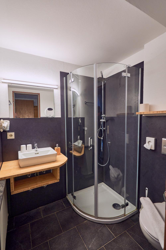 Bathroom 3, Landhotel Krone, Lindau (Bodensee)