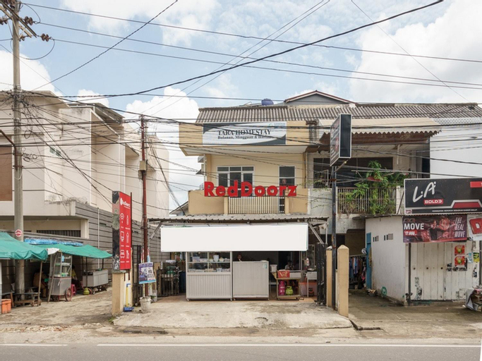 Exterior & Views, RedDoorz @ Tara Homestay Palembang, Palembang