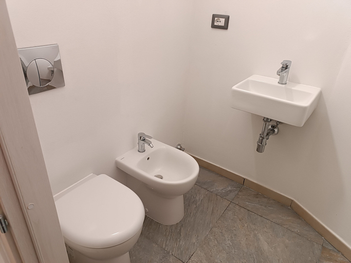 Bathroom 4, B&B Napoli Fuorigrotta, Napoli