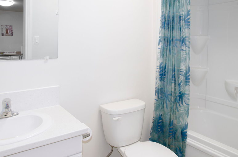 Bathroom 3, Prospectors Inn, Timiskaming