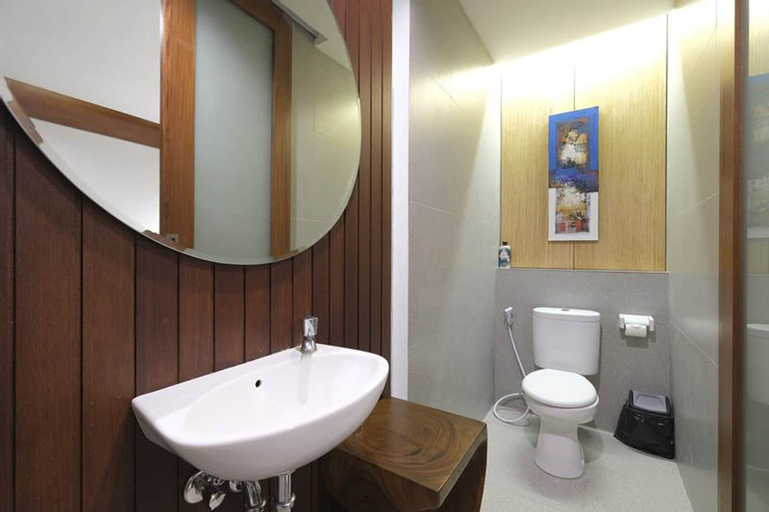 Bathroom 2