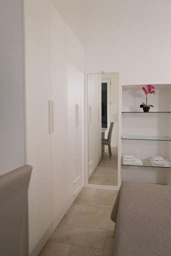 Others 4, Bed and Breakfast: Nonna Rosa, Bari