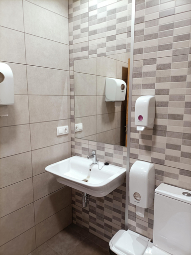 Bathroom 4, ALBERGUE VALIN LAMA, Lugo