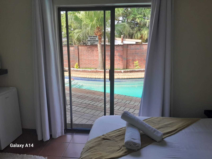 Bedroom 3, Nqabanqaba B&B, Uthungulu