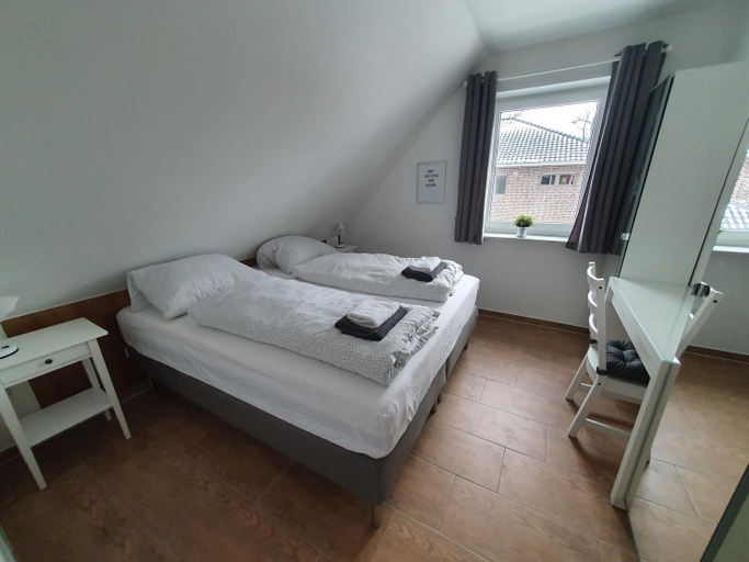 Bedroom 2, Haus Taybeerweg, Aurich