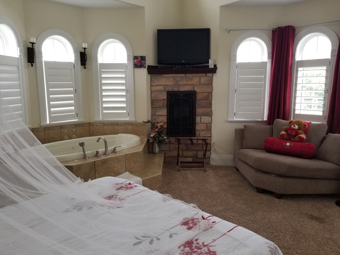 Bedroom 4, Riverview B&B, Lake Ontario