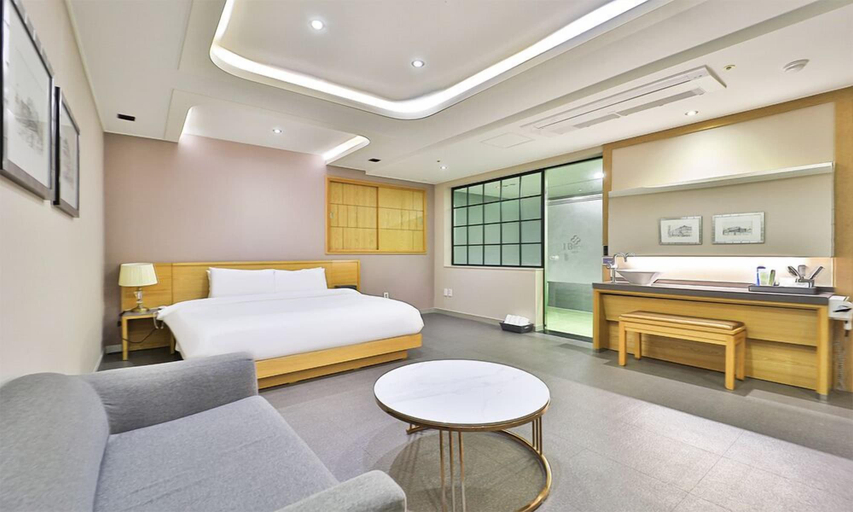 Bedroom 4, Seomyeon Busan IB Hotel, Busanjin