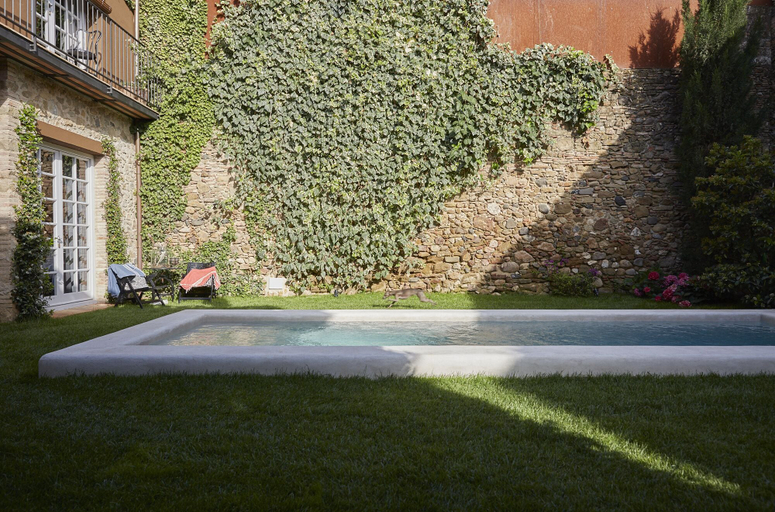 Exterior & Views 2, llimona suites, Girona