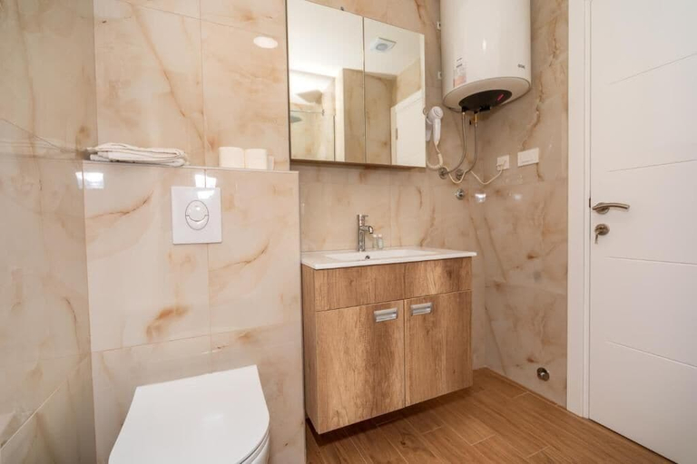 Bathroom 4, Pharos Hotel