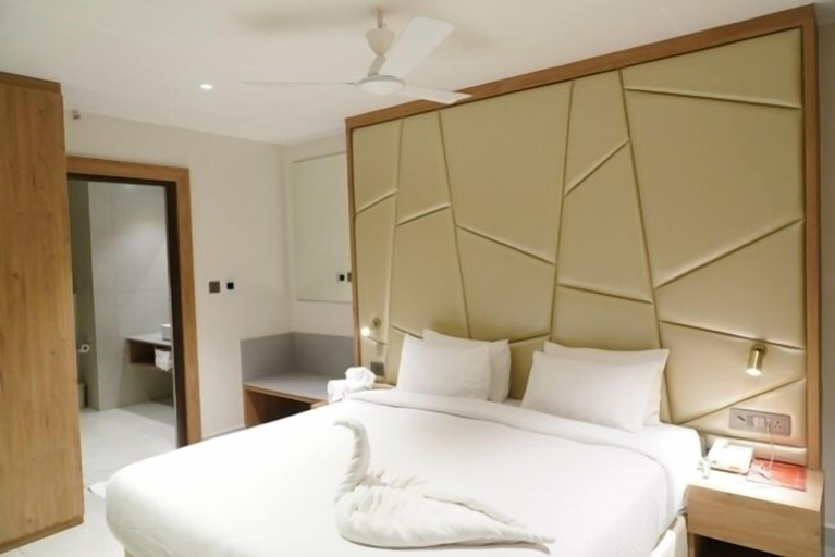 Bedroom 2, SVN Lake Palace, Vizianagaram