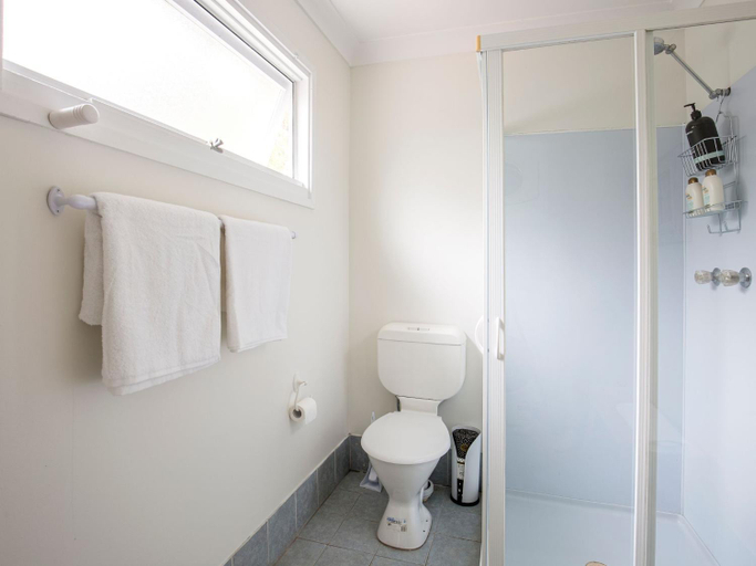 Bathroom 3, Hanalei I Pet Friendly I Directly Opposite Waterfront, Shoalhaven - Pt B