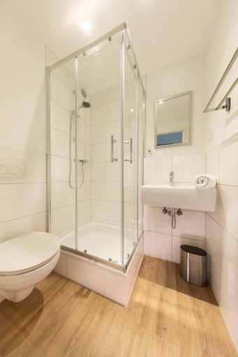 Bathroom 5, T3 Budget Zwickau, Zwickau
