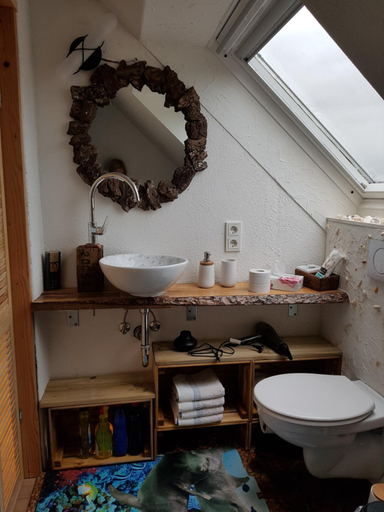 Bathroom 2, Zucht- und Ausbildungsstall Rubly, Südwestpfalz