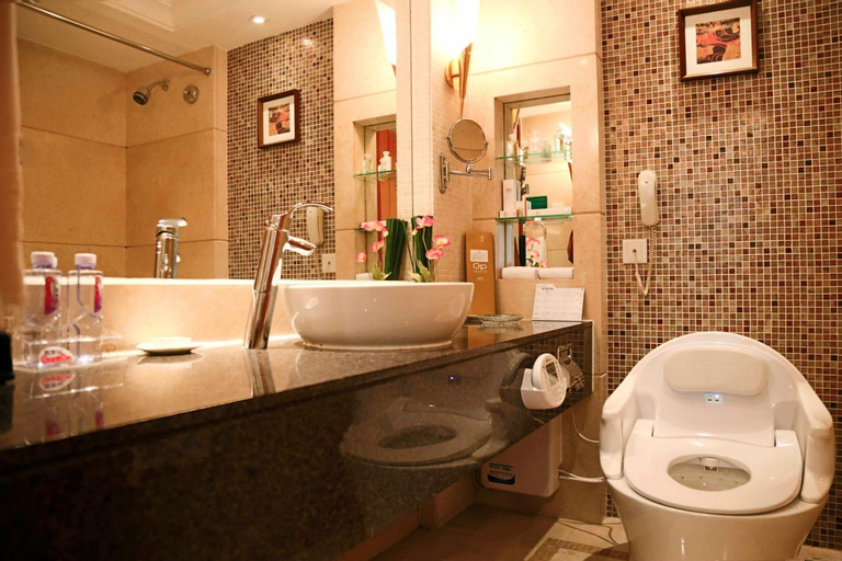Bathroom 7