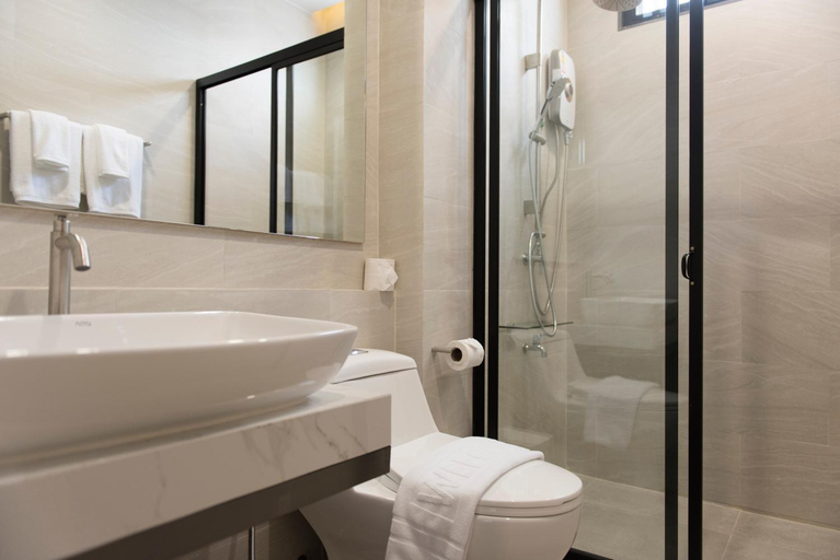 Bathroom 2, Qlosest Hotel, Muang Nakhon Ratchasima