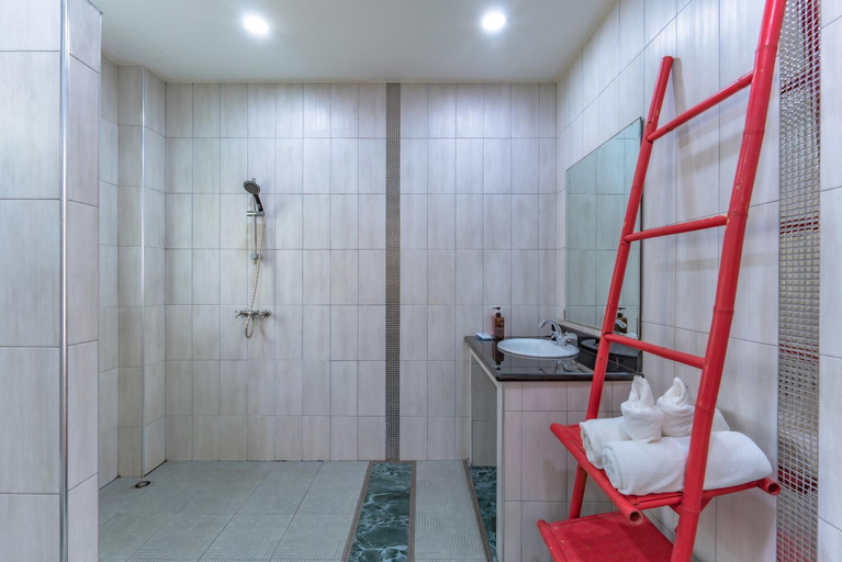 Bathroom 4, Villa Nap Dau 10 Br For Big Group 20 People, Pulau Phuket