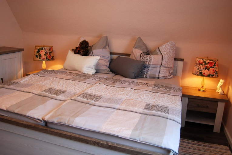 Bedroom, Haus Larrelt, Goslar