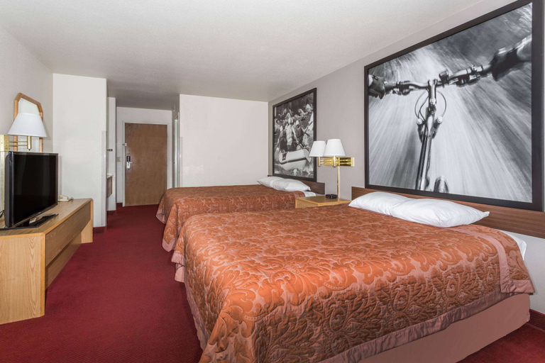 Bedroom 3, Super 8 by Wyndham Fruita, Mesa