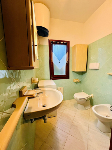 Bathroom 5, Shardana 2, Nuoro