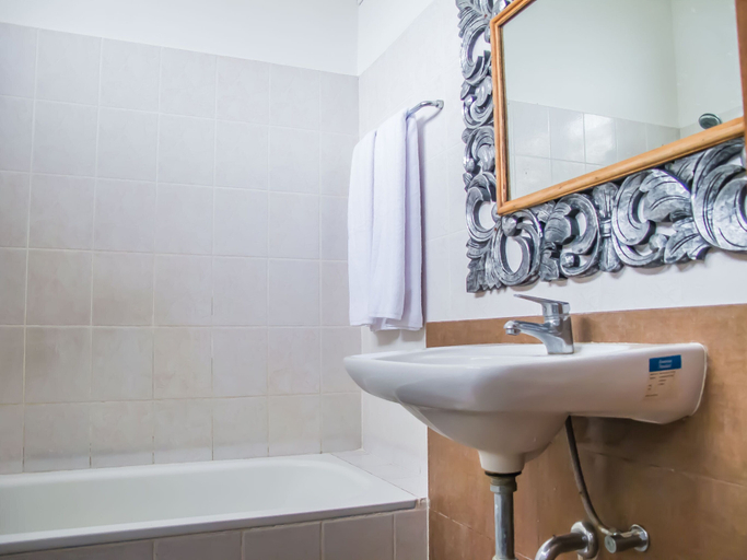 Bathroom 3, Jatelu Homestay, Denpasar