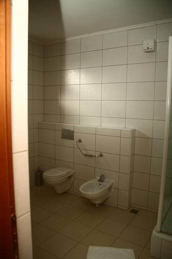 Bathroom 4, Euro House Hotel, Baia Mare