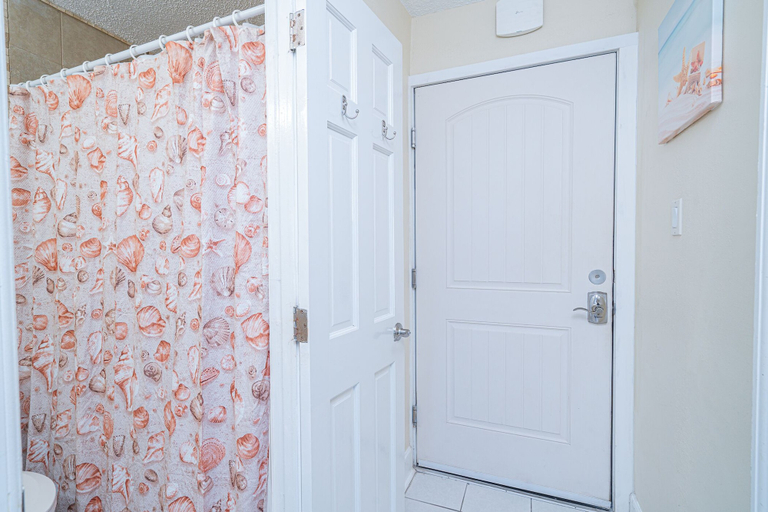 Bathroom 4, Seas the Day Beachside w/ Resort Amenities!, Bay