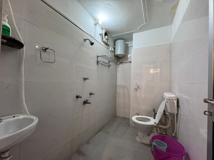 Bathroom 2, Goroomgo Nalanda City Rajgir, Nalanda