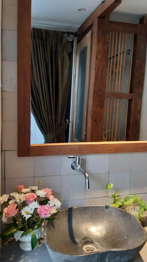 Bathroom 15