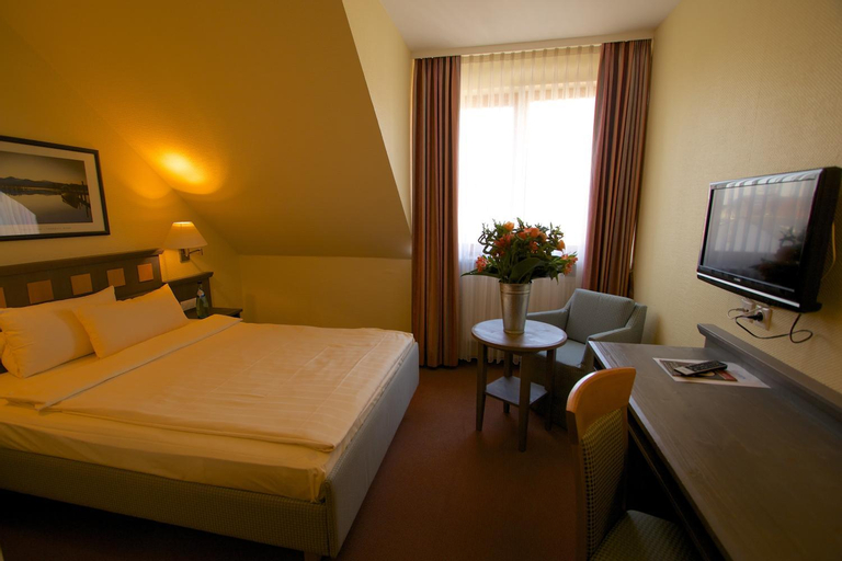 Bedroom 3, Hotel Zum Lowen, Groß-Gerau