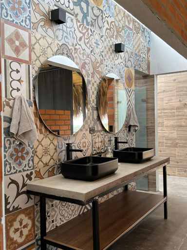 Bathroom 4, La Manola Finca Hotel, Puerto Triunfo