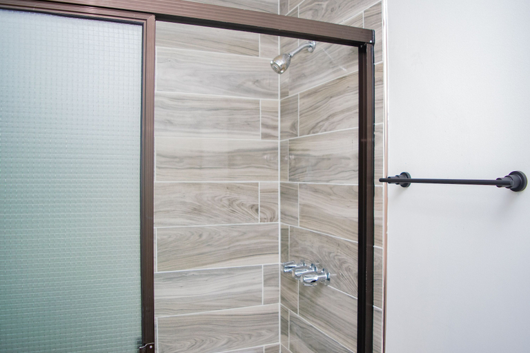 Bathroom 4, Buena Vista El Zonte, Chiltiupán