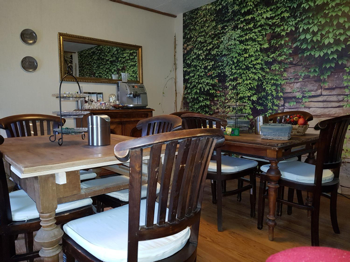 Food & Drinks, Zucht- und Ausbildungsstall Rubly, Südwestpfalz