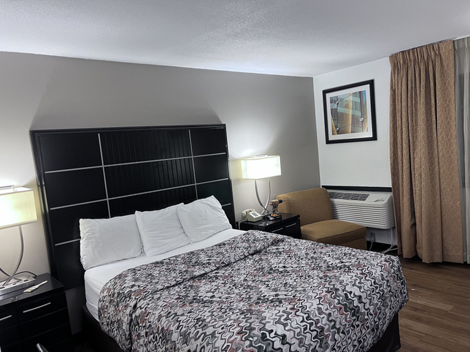 Bedroom 3, AmeriVu Inn, Price