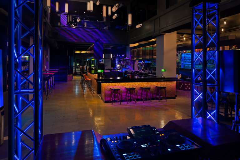 Food & Drinks 4, Moxy Houston Downtown, Houston