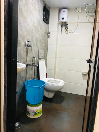 Bathroom 3, Hotel Castle Inn, Mumbai City
