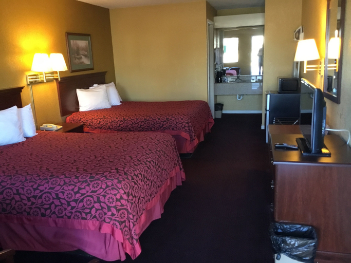 Bedroom 2, Travel Inn North Little Rock, Pulaski