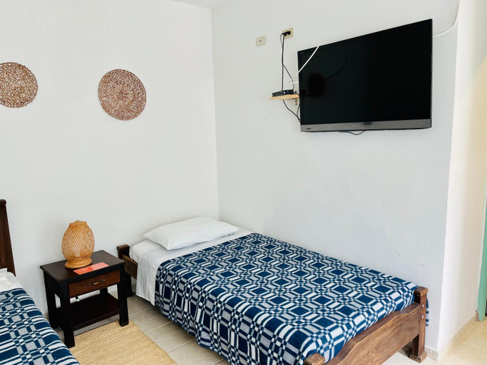 Others 5, La Posada Circa, Montenegro