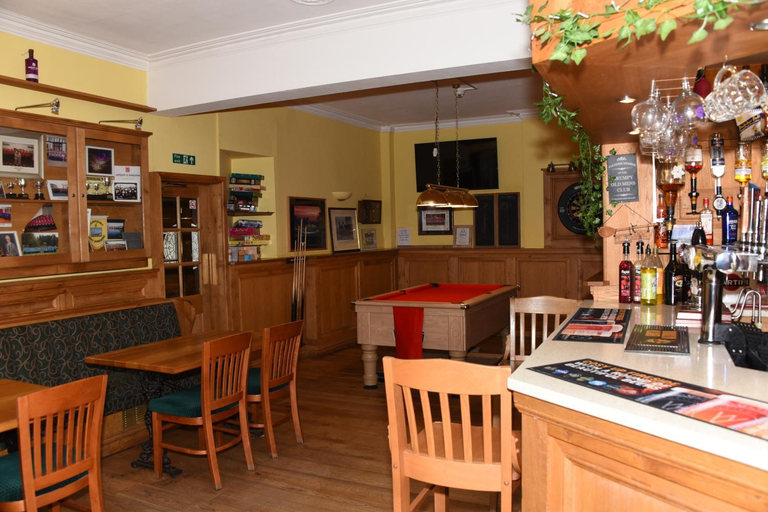 Food & Drinks 4, Greyhound Hotel, Powys