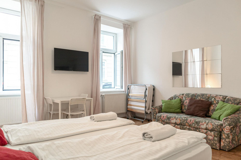 Bedroom 3, Central 3BR shared Apt. Near Rennweg, Wien