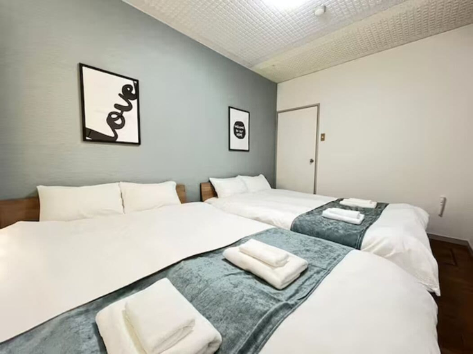 Bedroom 3, Famille Naniwa 501, Osaka