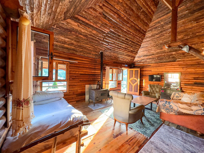 Others 5, Aynştayn Chalet, İznik