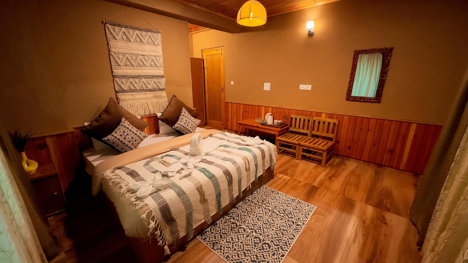 Bedroom 2, Khwaabgaah-A Boutique Homestay, Kullu