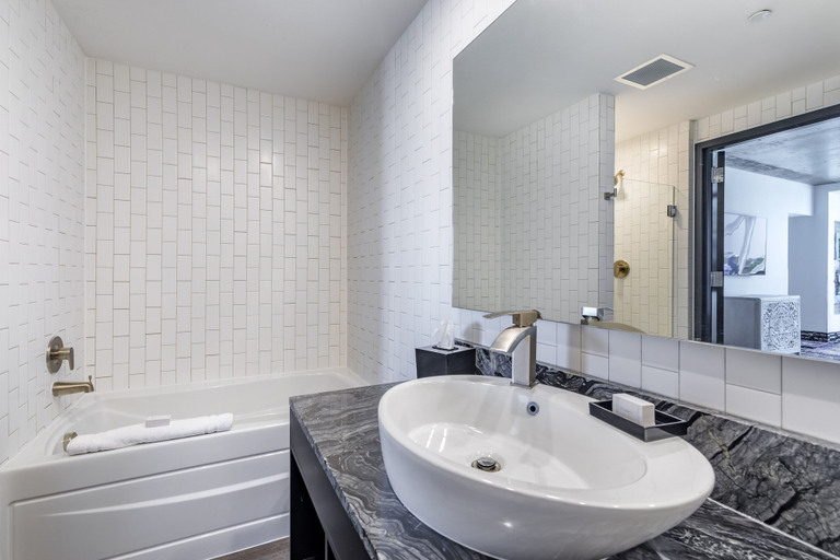 Bathroom 4, Lorenzo Hotel Dallas, Tapestry Collection by Hilton, Dallas