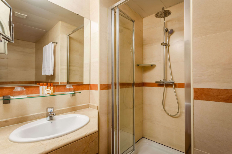 Bathroom 5, Petit Palace Eixample, Barcelona