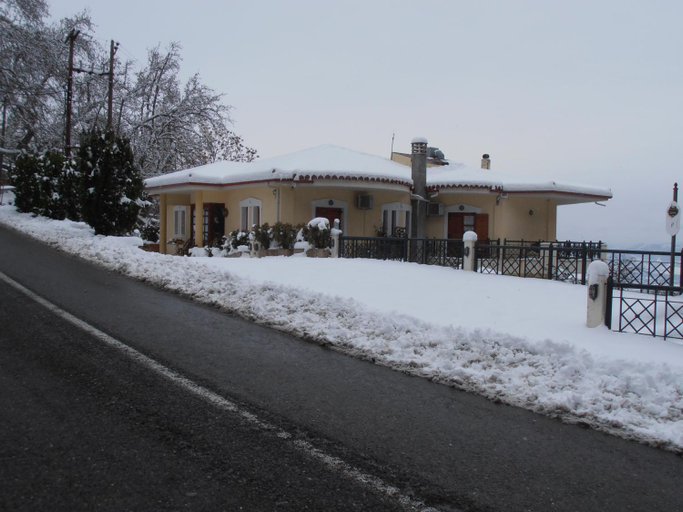 Others 5, Archontiko tou Ziaka, Central Greece